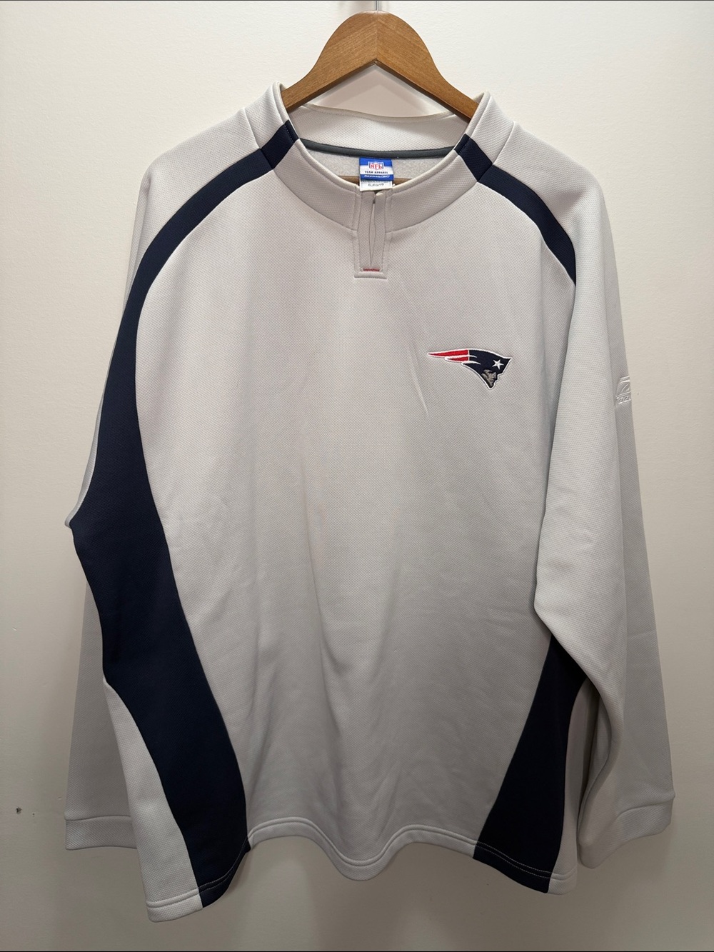 Y2K New England Patriots Gray & Navy Pullover Jersey Style Sweatshirt XL 31x28
